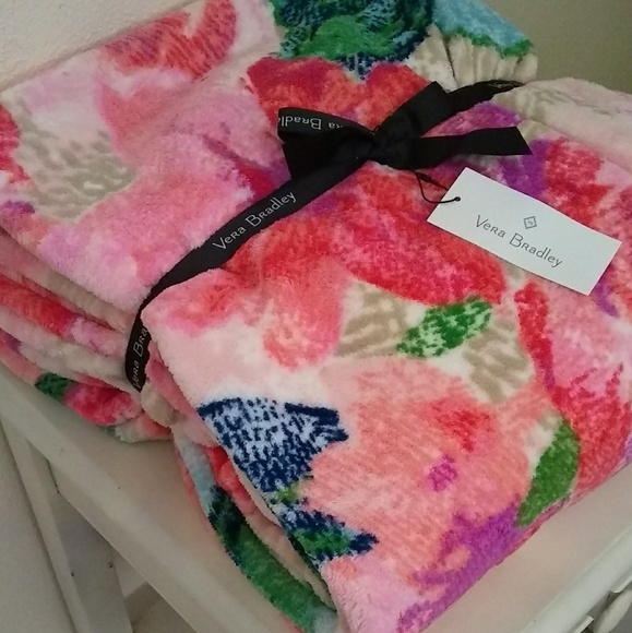 Vera Bradley Other - Soft throw blanket Vera Bradley Superbloom